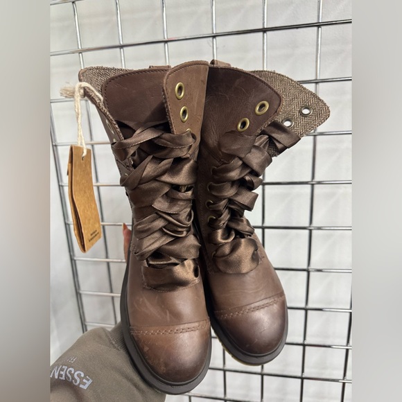 Doc Martens Dark Brown Womens Combat Boots Aimilita AW004 US6 EU 37 - Picture 10 of 13